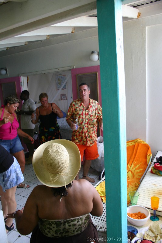 Malcolm's Party at Little Apple Bay - Landcrab entertaining.
